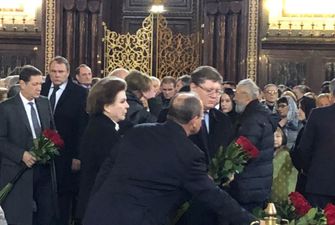 Прощание с Лужковым в Москве: в храме собрались родственники и друзья усопшего