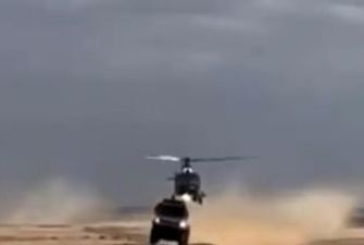Як у фантастичному фільмі: на ралі "Дакар" вантажівка зіткнулася з гвинтокрилом у польоті