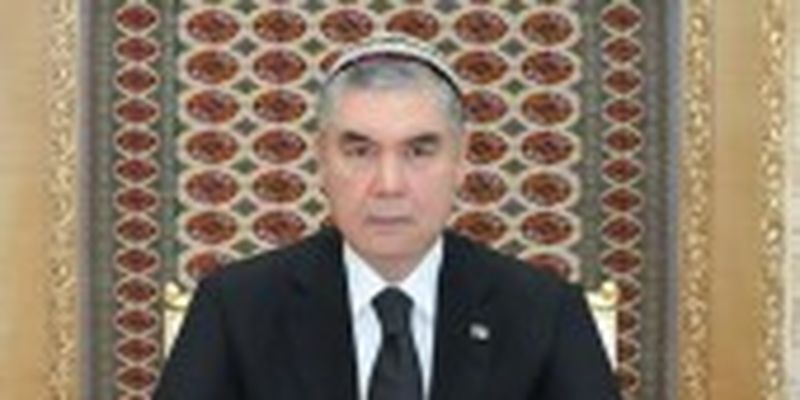 У Туркменистані чиновників зобов’язали поголити голови в пам'ять про смерть батька президента