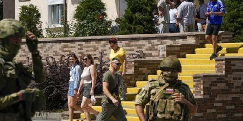 Псевдореферендум у Мелітополі: окупанти покликали на допомогу "масовку" з Криму