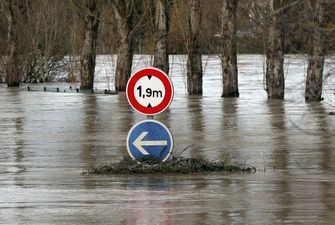 Францію затопило: є перші жертви, влада оголосила евакуацію