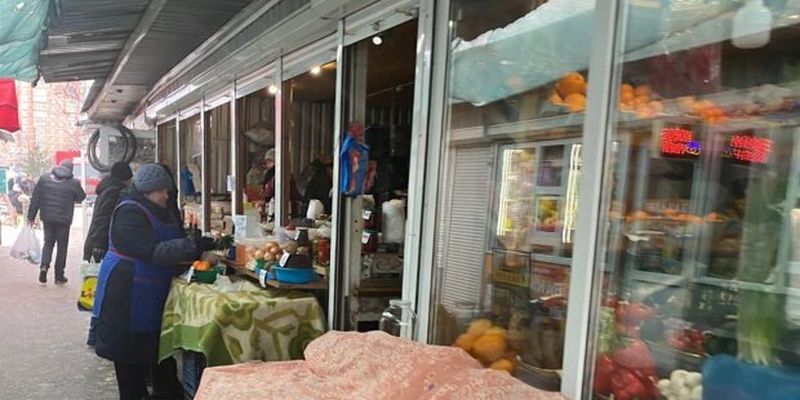 "Нормальне економне життя": скільки українці житимуть без м'яса, і як навесні зміняться ціни на головні продукти