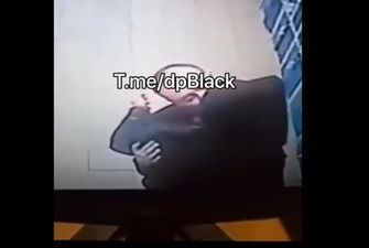Под Днепром в магазине избили двух целующихся мужчин