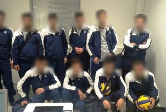 В Греції затримали десятьох сирійців-нелегалів, які видавали себе українську волейбольну команду