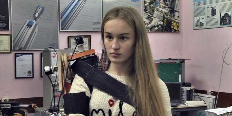 Украинская школьница создала для военных робота-аватара: как он работает