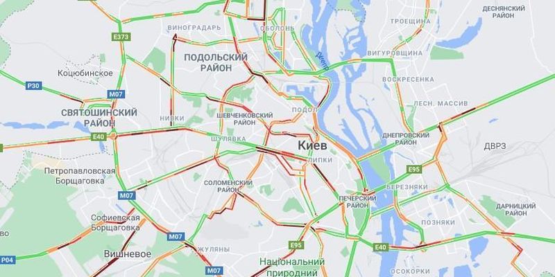 Снегопад и пробки: где в Киеве остановилось движение