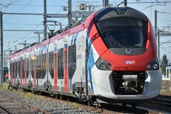 Во Франции поезд переехал четырех мигрантов