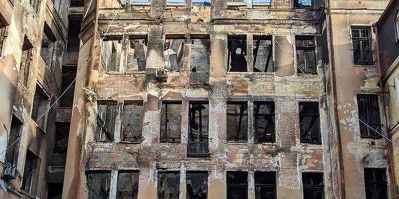 Пожар в одесском колледже: жителей ближайших домов попросили на время покинуть квартиры