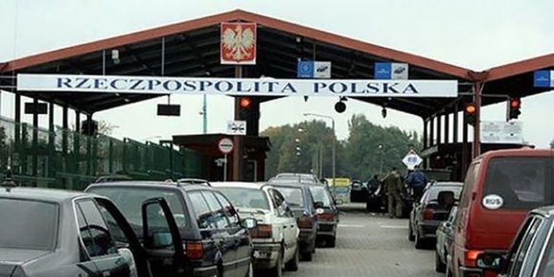 В Польше не пустили автобус с Украины из-за больного COVID-19 пассажира