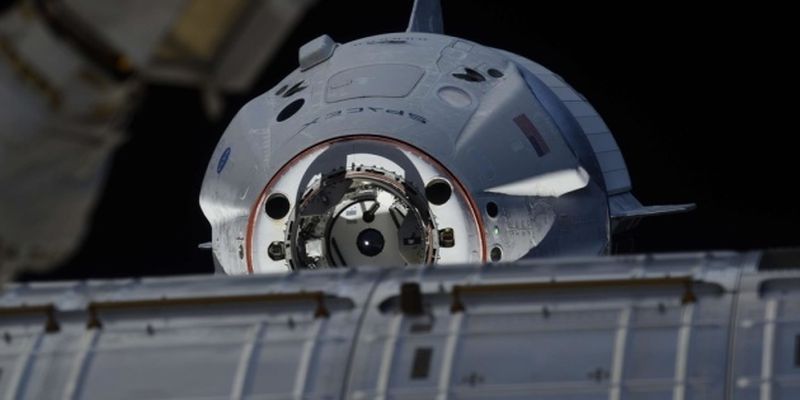 Отстыковку корабля Crew Dragon-2 от МКС перенесли