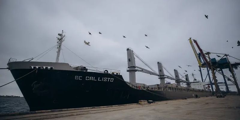 Из Украины в Африку отправилось второе судно с гуманитарным грузом пшеницы