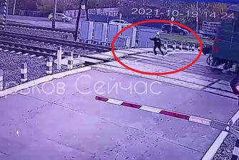 Была в наушниках: под Харьковом поезд сбил девушку