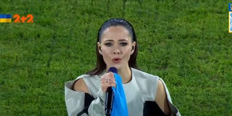 Видео дня: Юлия Санина исполнила Гимн Украины перед благотворительным матчем «Динамо»