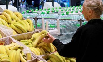 Людям со слабыми нервами лучше не соваться в магазин: цены на бананы в Украине достигли нового рекорда