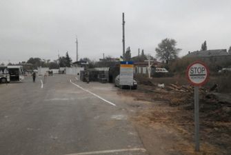 В Верхнеторецком боевики запретили жителям проходить на украинскую территорию
