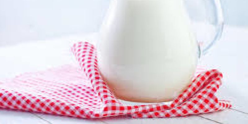 Употребление обезжиренного молока грозит детям ожирением - ученые