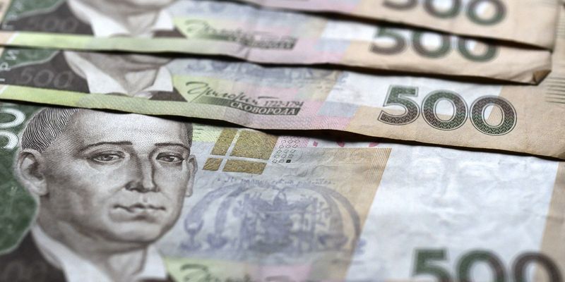 Украинцам по ошибке выплатили по 6500 гривен: сколько людей вернули деньги государству