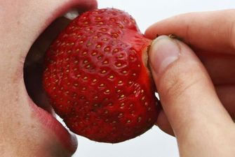 За рік після паніки в Австралії знову знаходять голки у полуницях