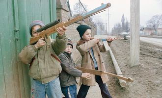 Дротики, самострелы и карбид: опасные развлечения советских детей, которые могли покалечить