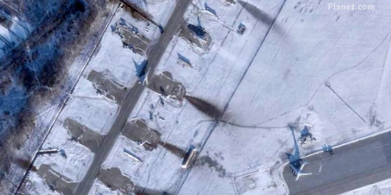 У ЗСУ розповіли, куди з аеродрому "Дягілево" зникли бомбардувальники РФ: "Бояться недопалків"