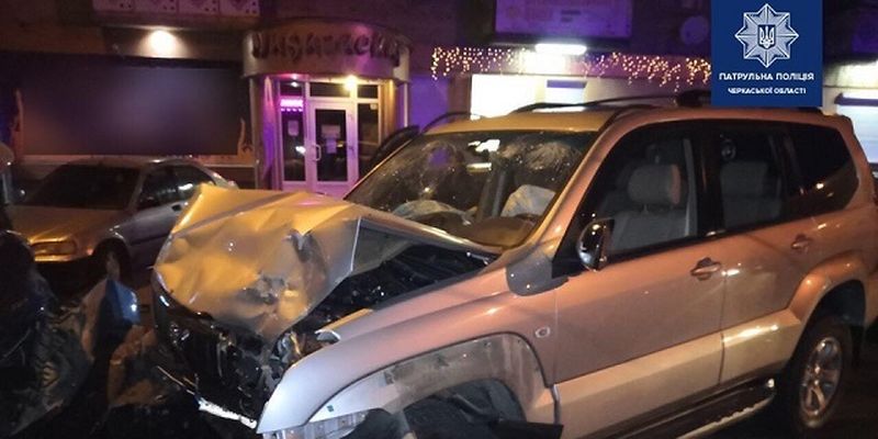 Пьяный водитель в Черкассах устроил аварию с множеством пострадавших: фото
