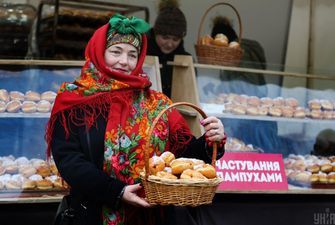На святі Пампуха у Львові за два дні з’їли 20 тисяч пампушок