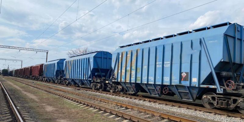 Суд арестовал 434 железнодорожных вагона российских компаний