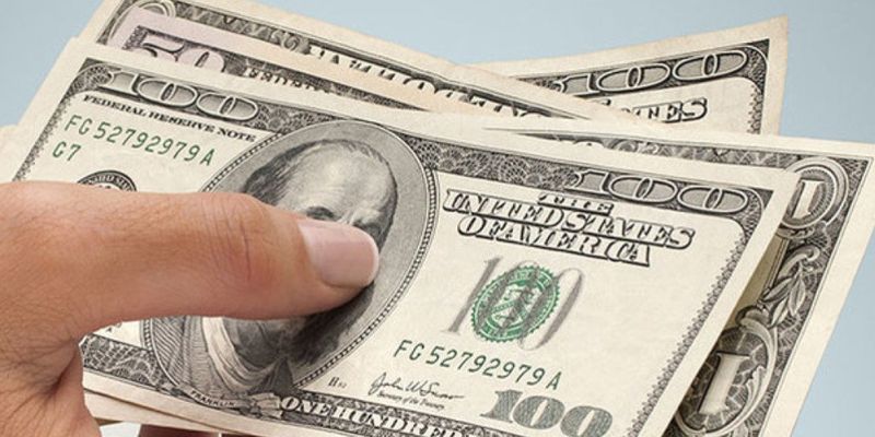 НБУ установил курс доллара на 11 декабря