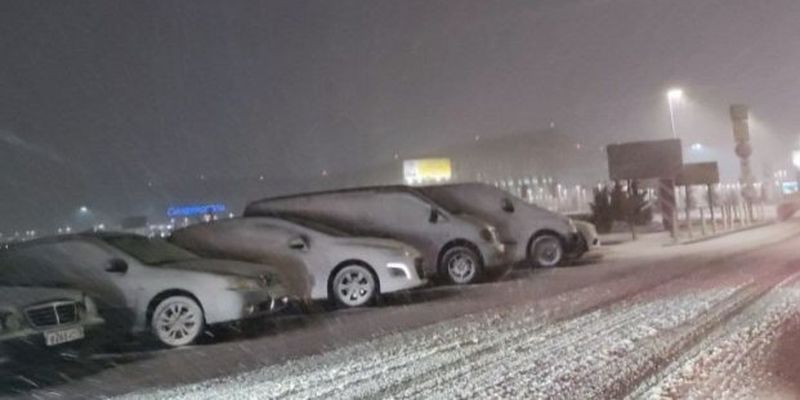 Крым в первый день зимы засыпало снегом