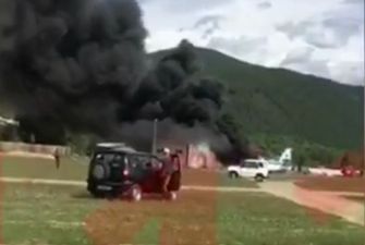 В России в аэропорту загорелся самолет с пассажирами: есть жертвы и пострадавшие
