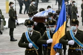 В Запорожье похоронили бойца, погибшего от пули снайпера на Донбассе