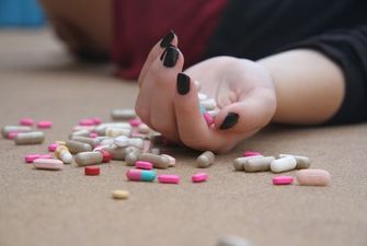 В Кривом Роге школьница наглоталась таблеток