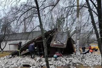 На Волыни прогремел взрыв в школе, учителей и детей эвакуировали