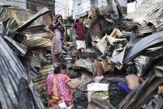 Страшна пожежа знищила 15 тисяч домівок у Бангладеші: фото, відео
