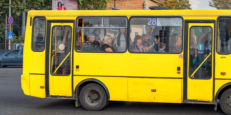 Под Киевом водитель маршрутки отказался бесплатно везти участников АТО