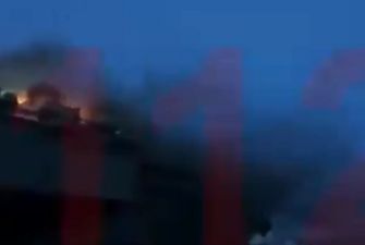 В России загорелся скандальный крейсер : появилось первое видео пожара