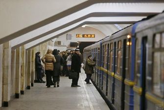 За несколько часов до Нового года в метро Киева пьяная компания устроила драку