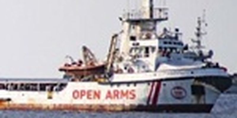 Спустя 17 дней Испания согласилась принять судно Open Arms с сотней мигрантов