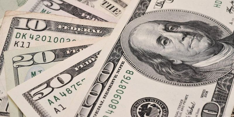 Курс доллара: стало известно, сколько стоит валюта в обменниках 13 марта