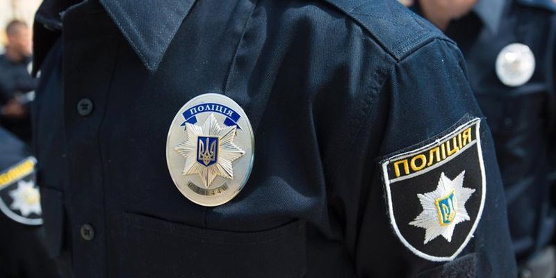 В Киеве арестовали пару курильщиков в вагоне метро