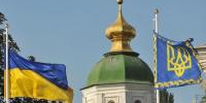 Более половины украинцев считают правильным направление развития государства