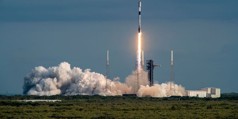 SpaceX Falcon 9 досягла чергового ювілею, здійснивши 300-ту успішну посадку першого ступеня
