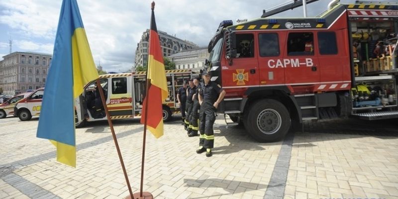 Украинские чрезвычайники получили новое оборудование от коллег из Германии