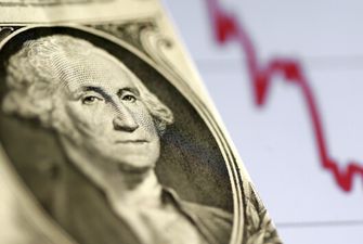 Доллар дешевеет: эксперт объяснил, что повлияло на курс в Украине