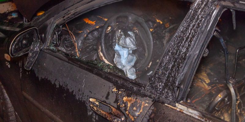 На проспекте в Днепре сгорел Chevrolet Lacetti