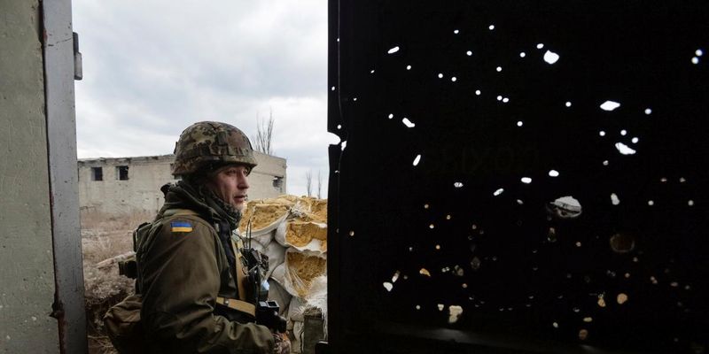 Штаб ООС: бойовики 15 разів обстріляли ЗСУ, двоє військовослужбовців поранено