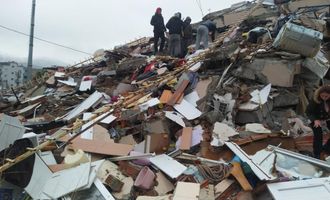 Дома рушились мгновенно: опубликованы первые секунды землетрясения в Турции