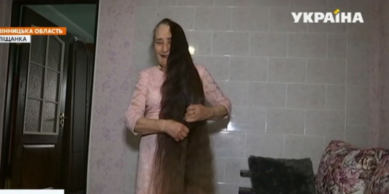 Украинская Рапунцель живет в Винницкой области: длина косы женщины достигла 120 сантиметров