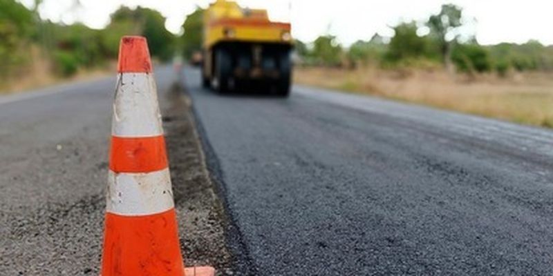 Нужно 3-4 года: сколько денег потребуется на восстановление разрушенных дорог в Украине