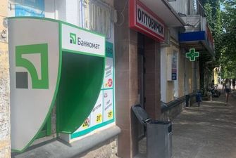 "Вкрав 10000 гривень і комісію взяв": банкомати ПриватБанку забувають видати готівку, українці лютують